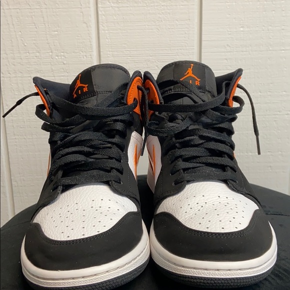 Jordan Ones “Shattered Backboard” mids main image 6